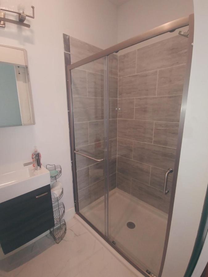 East Bayside/ Munjoy - Charming Downtown Escape Apartment Portland Luaran gambar